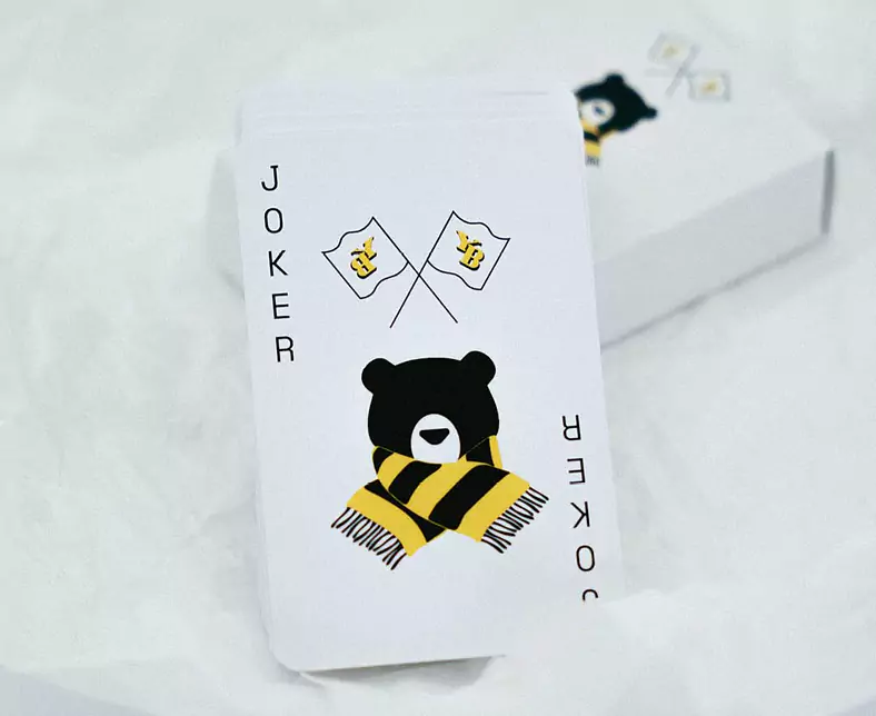 yb_poker_hochformat1.jpg
