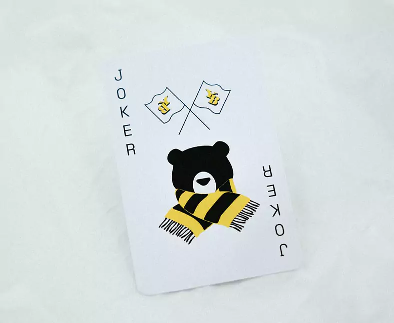 yb_poker_hochformat3.jpg