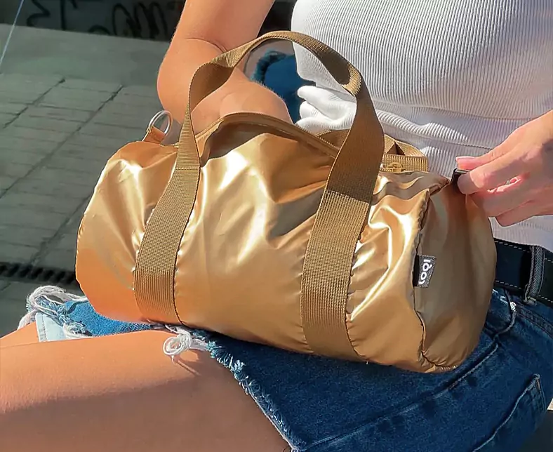 LOQI-metallic-gold-mini-weekender-2-1080x1080_5000x.webp