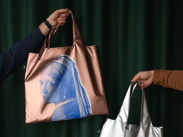 Johannes Vermeer Girl with a Pearl Earring Rose Gold Metallic Bag