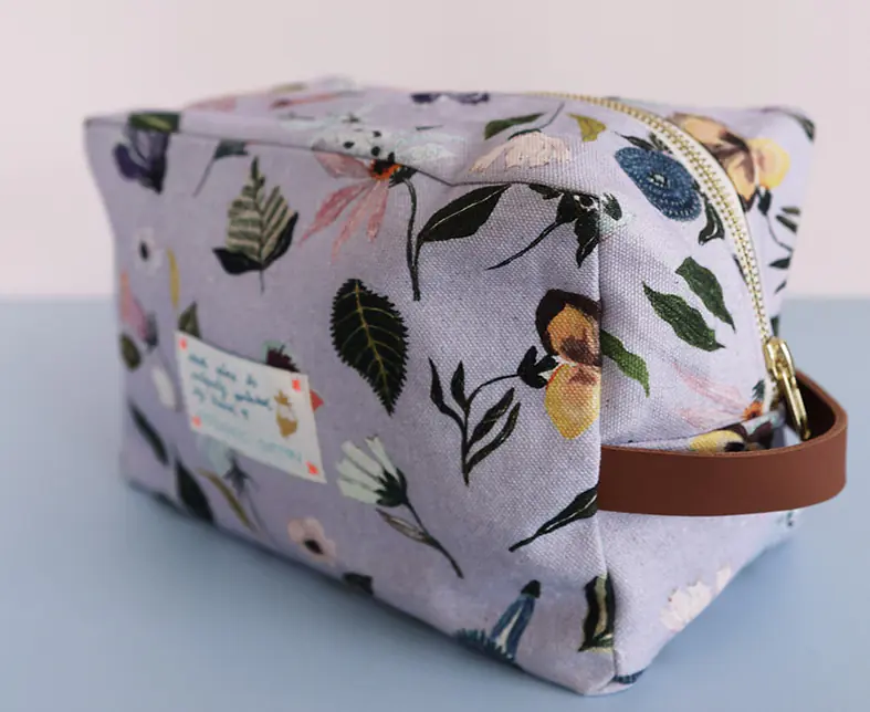 LP-2035-LP-2036-Purple-Flowers-Organic-Cotton-Pouch-Necessaire-Kulturbeutel-Lili-Pepper-2.jpg
