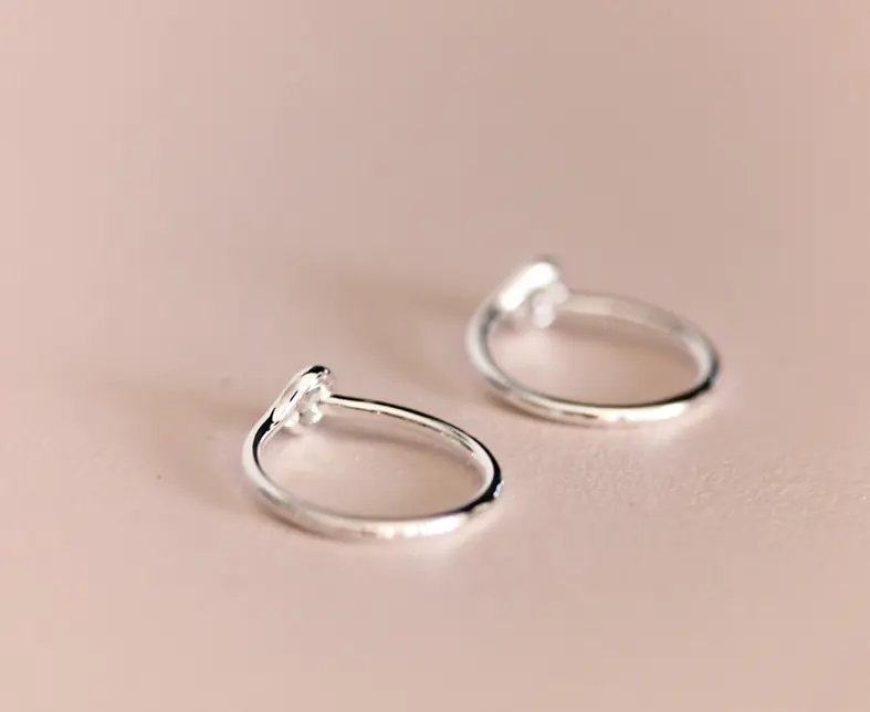 LP-1842-small-earring-plain-silver-lili-pepper-jewellery-schmuck-ohrringe-creolen.jpg