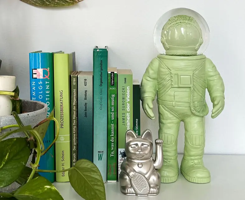 Astronaut-Green-MN-Moonlight-Mini-2.jpg