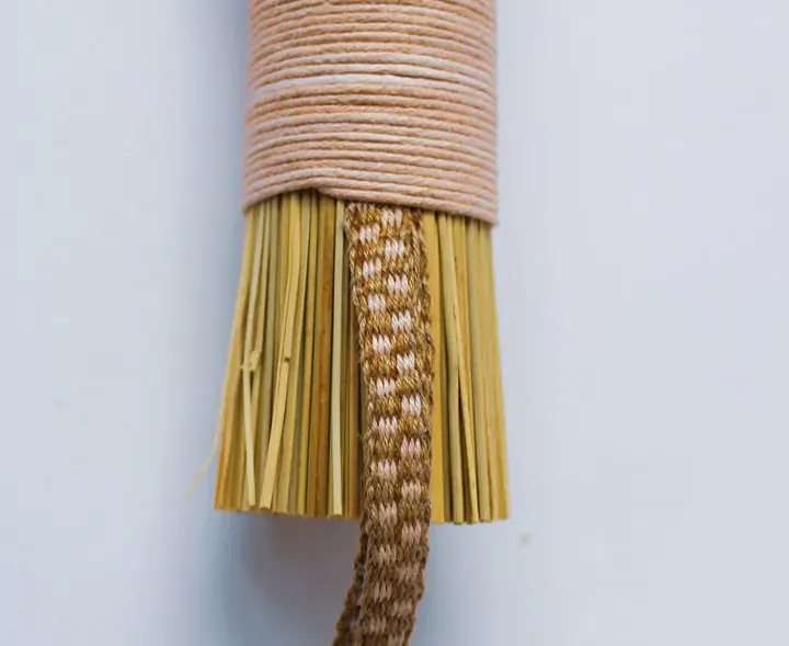 turkey wing rose detail handle.png