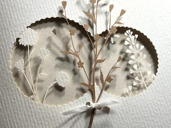Grusskarte mit filigranen Blumen