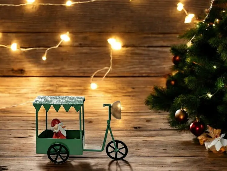 Deko für Weihnachtsbaum und den Tisch