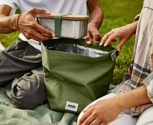 black-blum-sandwich-box-placed-in-lunch-bag-2-updated-moss-X2.jpg