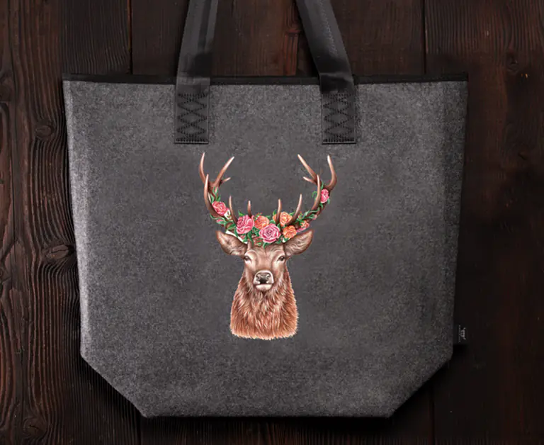 Filztasche-Blumenhirsch.png