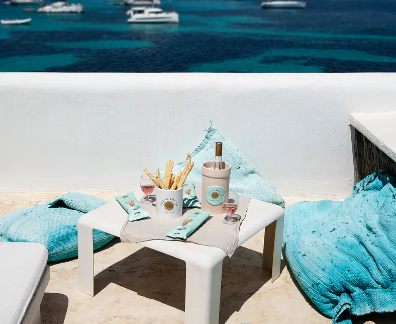 SAL-de-IBIZA_Cooler_Breadsticks_terrace.jpg