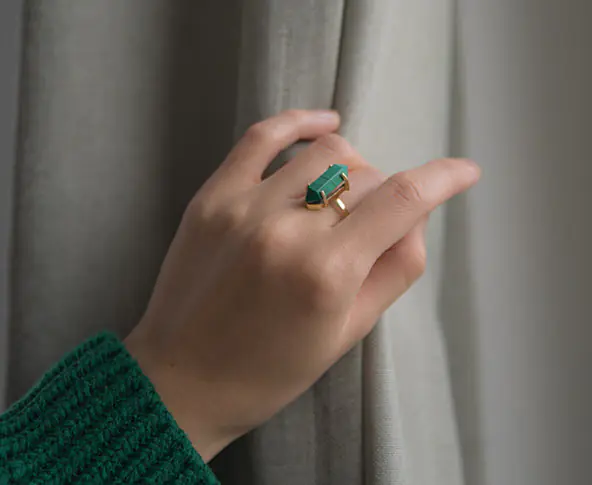 Pencil_ring_brass_malachite_styled_650x650.jpg