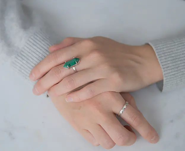 Pencil_ring_silber_malachite_styled_650x650.jpg