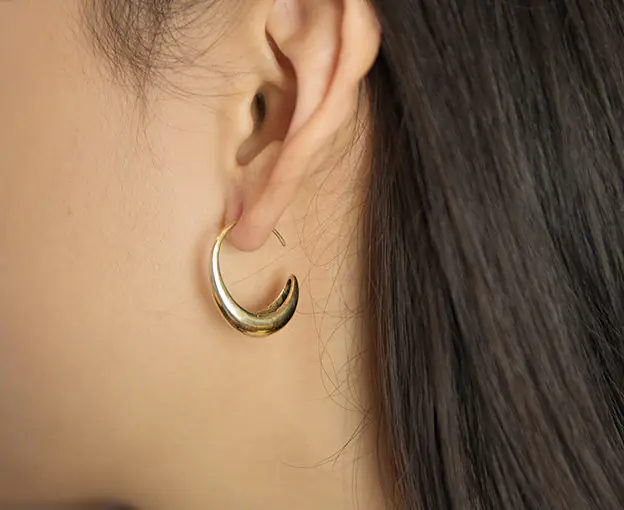 Drop_earring_messing_styled_650x650.jpg
