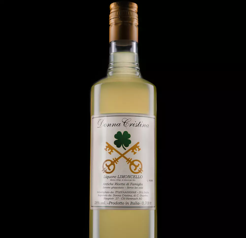 Donna Cristina Liquore Limoncello - Antiche Ricette di Famiglia