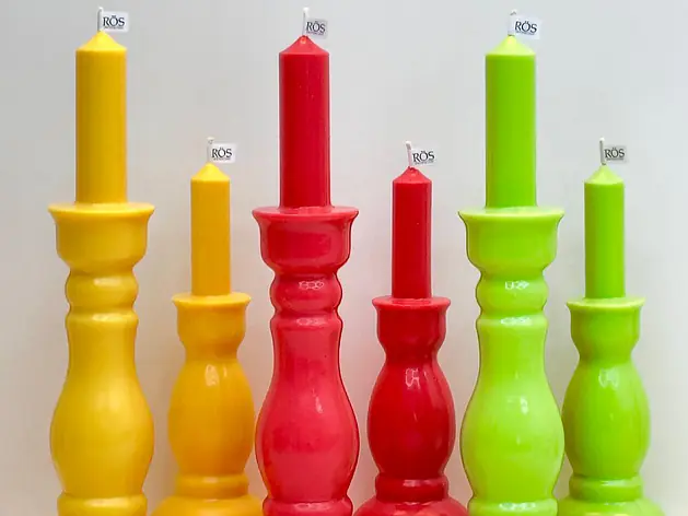 Duftenden Dekokerze in eleganter Stabform