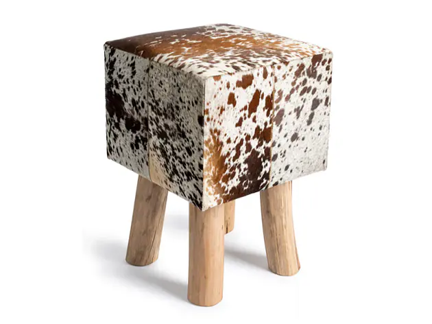 Kuhfell-Hocker mit Holzbeinen