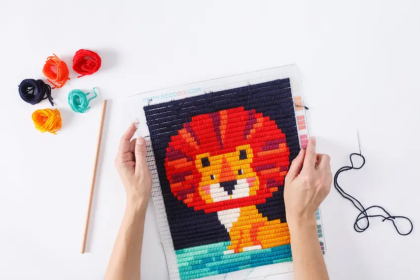 409lion_wall making.jpg