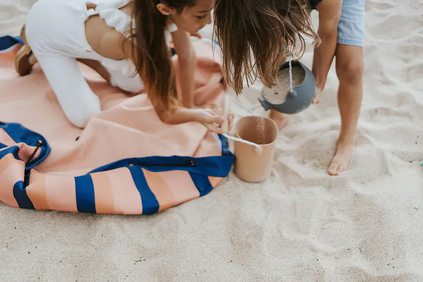 Playandgo_playmat_outdoor_mokka_kidsonabagplay_laurapalaciosphoto.jpg