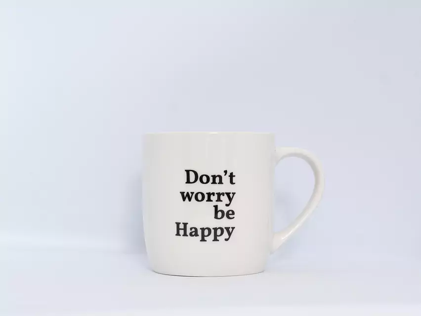 AGMUG0029  Don't worry be happy R.jpg