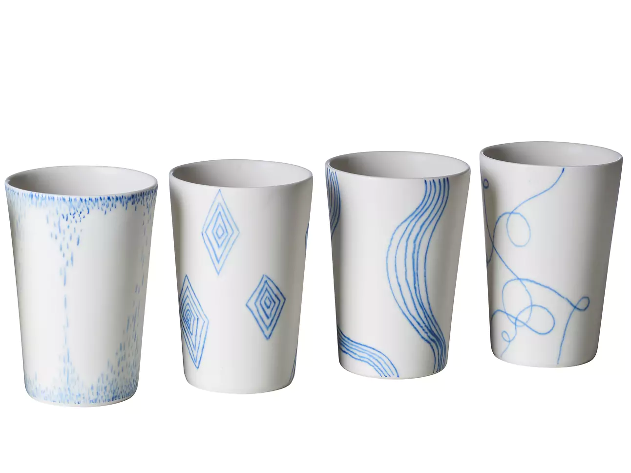 Becher mit Linien