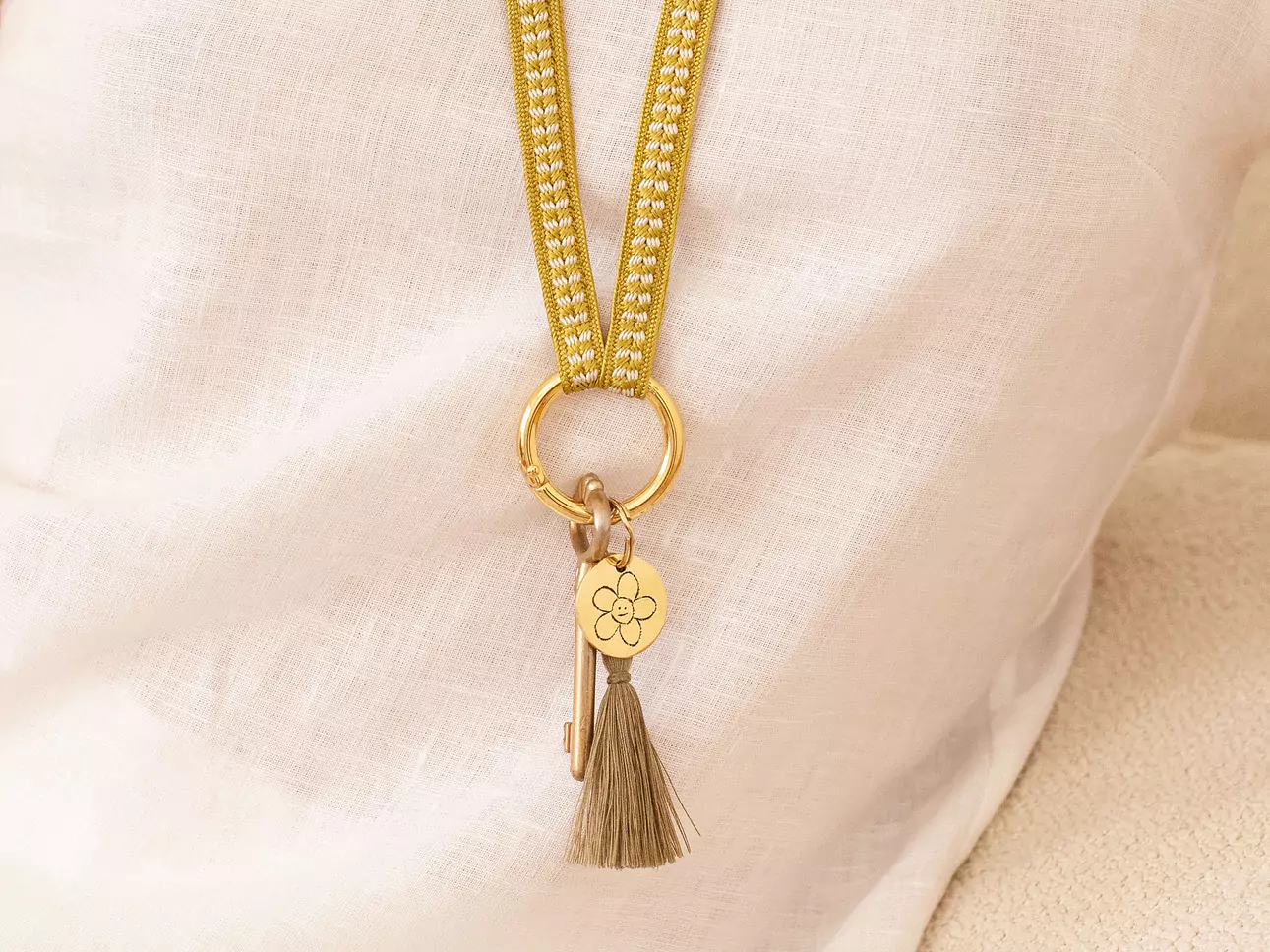 ZAHRA keychain long - kiwi