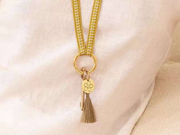 ZAHRA keychain long - kiwi