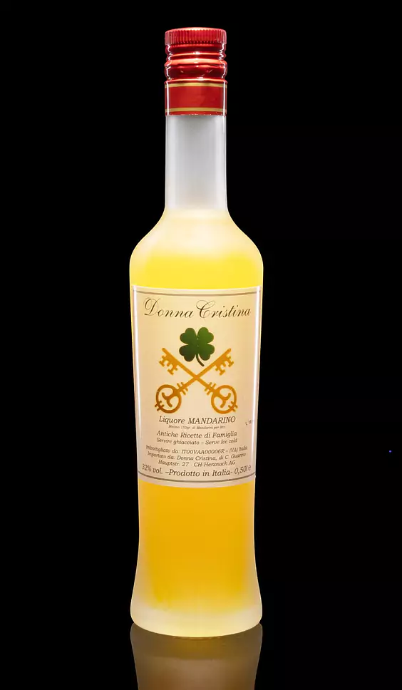 Donna Cristina Liquore Mandarino - Antiche Ricette di Famiglia